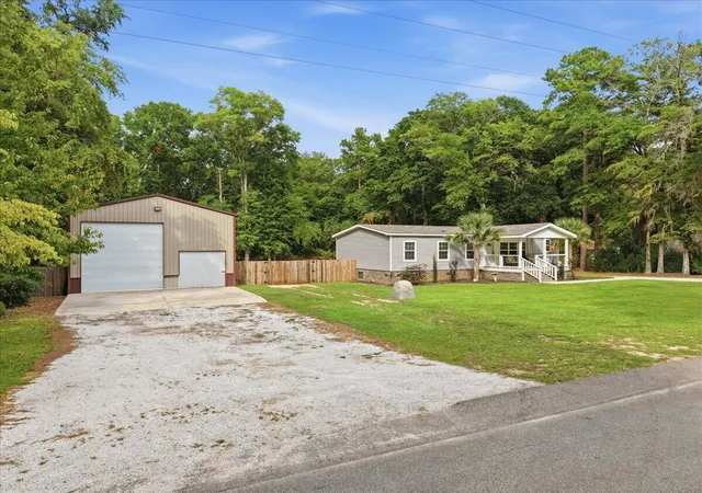 Photo 4 of Manufactured home for sale at 3033 Princess Pond Rd, Summerton, SC 29148 | MLS# 26024432 | Listing updated on 2026-08-28