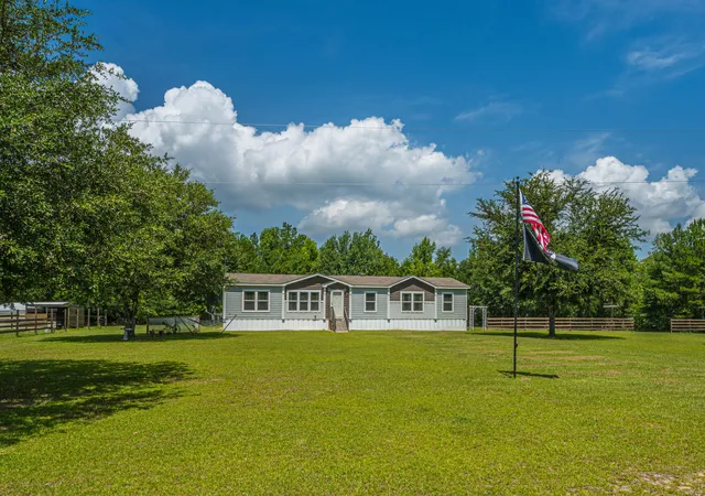 Photo 2 of Sale Pending at 189 Cupid Ct, Eutawville, SC 29048 | MLS# 26020914 | Listing updated on 2026-09-04