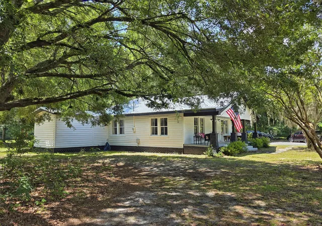 Homes for sale in Ridgeville, SC | 1315 Ridge Rd, Ridgeville, SC 29472 | MLS# 26017447