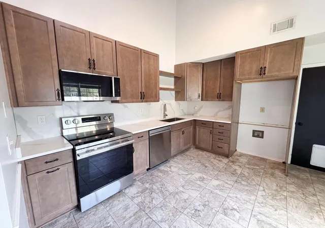 2nd image of 218 Persimmon Cir, Goose Creek, SC 29445 | MLS# 26021932