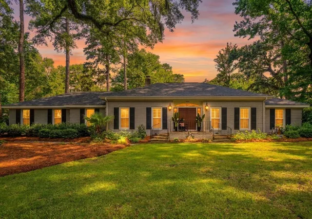 Photo 3 of Single family home for sale at 108 President Cir, Summerville, SC 29483 | MLS# 26024030 | Listing updated on 2026-09-11