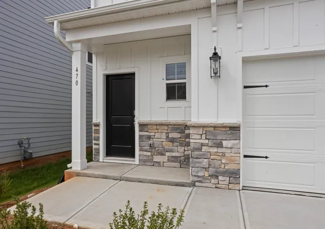 Photo 3 of Single family home for sale at 470 Sweetbay Dr, Seneca, SC 29678 | MLS# 26019830 | Listing updated on 2026-08-06