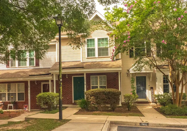 Homes for sale in Charleston, SC | 7919 Shadow Oak Dr, Charleston, SC 29406 | MLS# 26014972