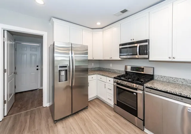 Photo 4 of Single family home for sale at 93 Romney St, Charleston, SC 29403 | MLS# 26019324 | Listing updated on 2026-09-15
