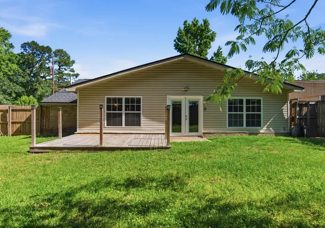 Homes for sale in Summerville, SC | 122 Longleaf Dr, Summerville, SC 29483 | MLS# 26014473