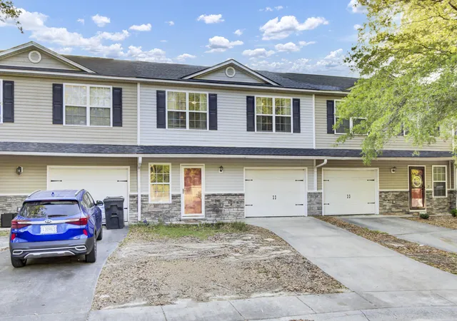 Photo 3 of Townhouse for sale at 212 Tyner Trl, Summerville, SC 29486 | MLS# 26019444 | Listing updated on 2026-09-08