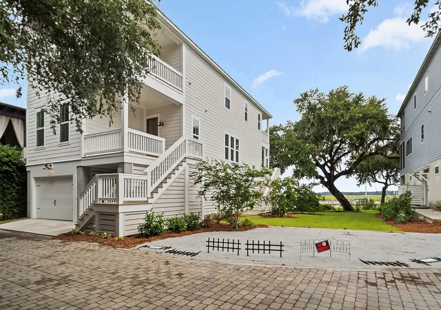 Photo 4 of Single family home for sale at 108 Factory Crk Ct, Beaufort, SC 29907 | MLS# 26024601 | Listing updated on 2026-08-31