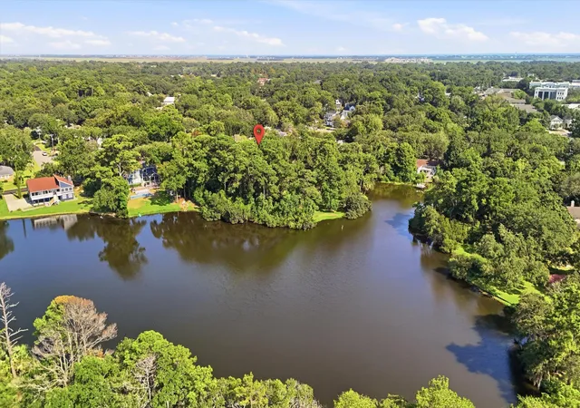 2nd image of 860 N Shem Dr, Mount Pleasant, SC 29464 | MLS# 26022590