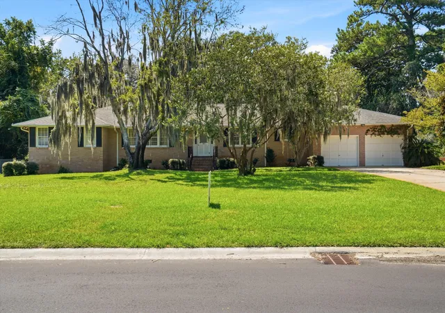 3rd image of 860 N Shem Dr, Mount Pleasant, SC 29464 | MLS# 26022590