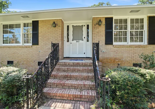 4th image of 860 N Shem Dr, Mount Pleasant, SC 29464 | MLS# 26022590