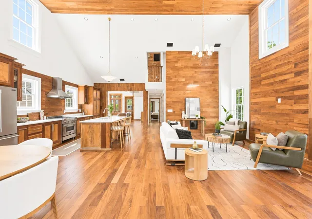 Photo 2 of Single family home for sale at 28 Gordon St, Charleston, SC 29403 | MLS# 26019889 | Listing updated on 2026-08-28