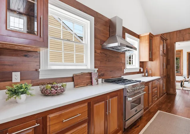 Photo 3 of Single family home for sale at 28 Gordon St, Charleston, SC 29403 | MLS# 26019889 | Listing updated on 2026-08-28