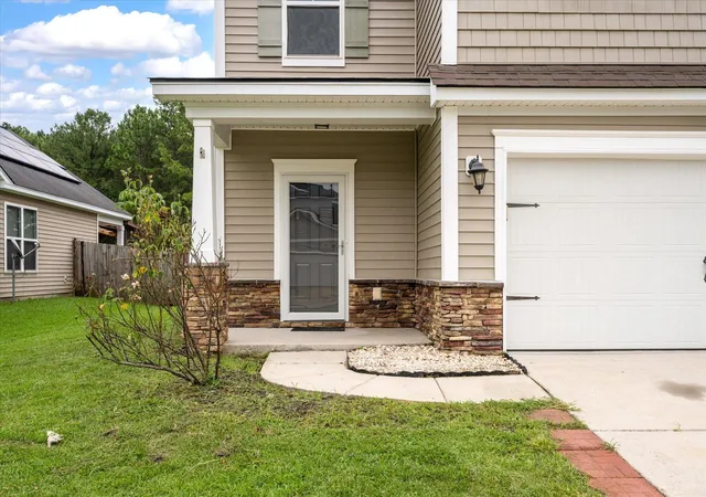 Photo 3 of Single family home for sale at 1712 Diving Duck Ln, Summerville, SC 29483 | MLS# 26021911 | Listing updated on 2026-09-17