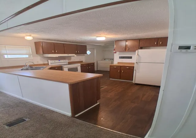 Photo 2 of Sale Pending at 139 Speedway Ct, Saint Matthews, SC 29135 | MLS# 26019421 | Listing updated on 2026-09-04