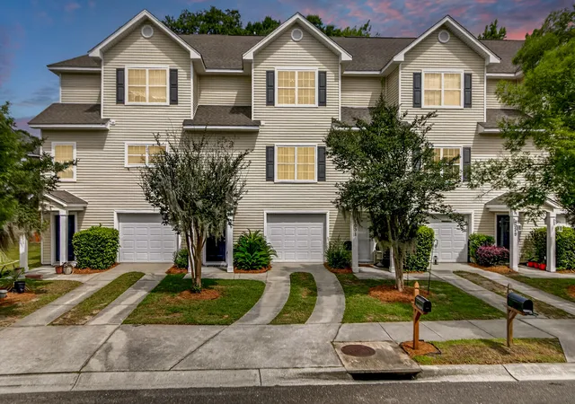 Townhouse for sale at 4033 Babbitt St, Charleston, SC 29414 | MLS# 26015408
