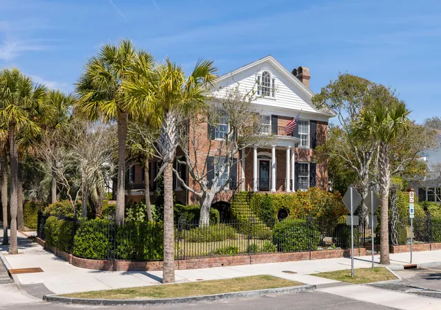 Photo 1 of Single family home for sale at 28 Murray Blvd, Charleston, SC 29401 | MLS# 26024552 | Listing updated on 2026-08-31