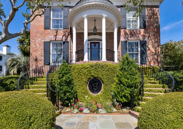 Photo 3 of Single family home for sale at 28 Murray Blvd, Charleston, SC 29401 | MLS# 26024552 | Listing updated on 2026-08-31