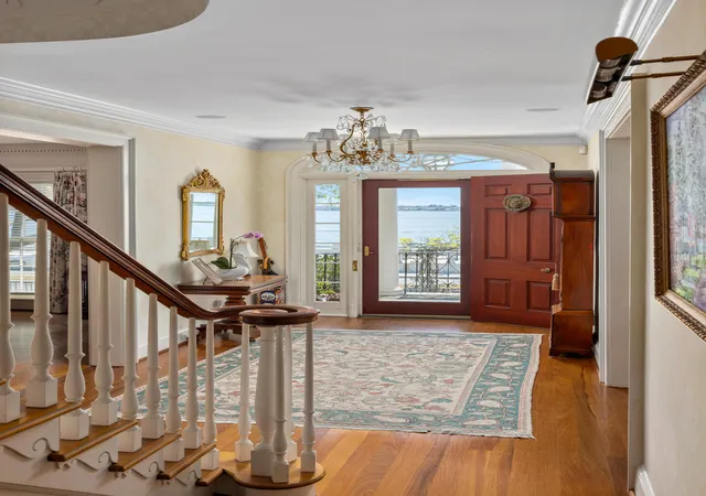 Photo 3 of Single family home for sale at 28 Murray Blvd, Charleston, SC 29401 | MLS# 26024552 | Listing updated on 2026-08-31