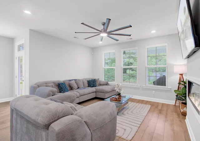Photo 3 of Single family home for sale at 608 S Pointe Blvd, Summerville, SC 29483 | MLS# 26021857 | Listing updated on 2026-10-08