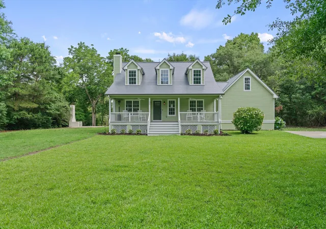 Photo 1 of Single family home for sale at 959 Sea Is Pkwy, Saint Helena Island, SC 29920 | MLS# 26028917 | Listing updated on 2026-10-22