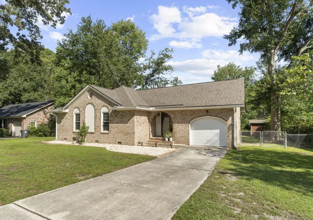 2nd image of 118 Bramwell Dr, Summerville, SC 29485 | MLS# 26023600