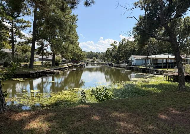 Photo 3 of Manufactured home for sale at 402 Lake Moultrie, Bonneau, SC 29431 | MLS# 26023745 | Listing updated on 2026-10-08
