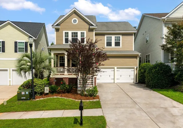 Photo 2 of Single family home for sale at 130 Ashley Bluffs Rd, Summerville, SC 29485 | MLS# 26024255 | Listing updated on 2026-10-01