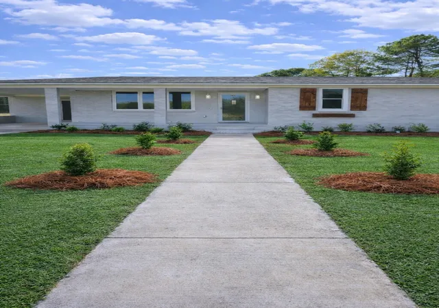 Photo 3 of Single family home for sale at 1142 Pearson Rd, Manning, SC 29102 | MLS# 26023069 | Listing updated on 2026-08-20