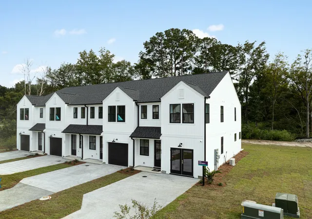 Photo 1 of Sale Pending at 5098 Buggs Ln, Summerville, SC 29485 | MLS# 26010645 | Listing updated on 2026-08-08