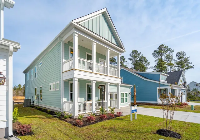 Photo 3 of Single family home for sale at 7 Wappoo Tr Ln, Summerville, SC 29486 | MLS# 26019837 | Listing updated on 2026-10-02