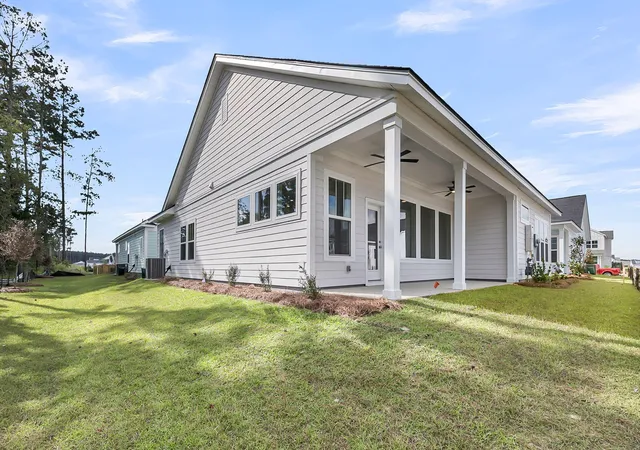 Photo 3 of Single family home for sale at 284 Brightside Trl, Summerville, SC 29486 | MLS# 26017018 | Listing updated on 2026-10-26