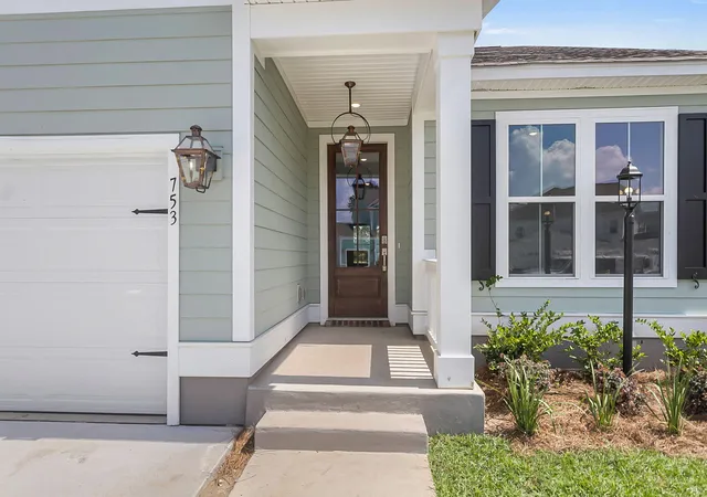 Photo 3 of Single family home for sale at 753 Maynard Ln, Summerville, SC 29486 | MLS# 25012460 | Listing updated on 2026-10-08