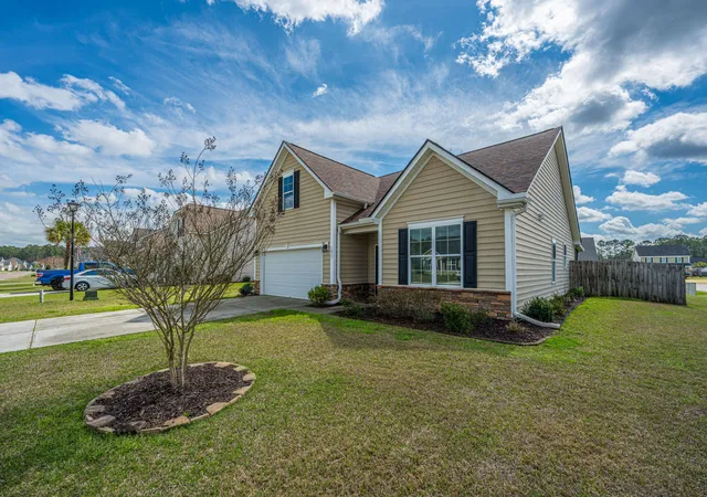 Homes for sale in Ridgeville, SC | 1037 Bridlewood Farms Pkwy, Ridgeville, SC 29472 | MLS# 26006707