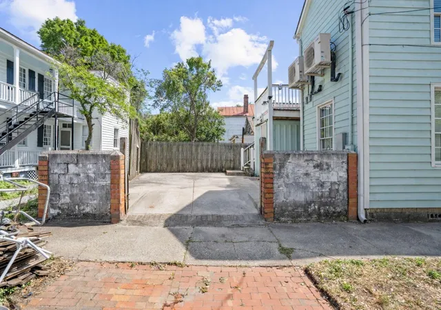 Homes for sale in Charleston, SC | 160 Smith, Charleston, SC 29403 | MLS# 26010875