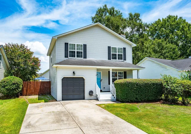 Photo 3 of Sale Pending at 6638 Bent Crk Dr, North Charleston, SC 29420 | MLS# 26021004 | Listing updated on 2026-08-19