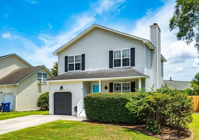 Photo 4 of Sale Pending at 6638 Bent Crk Dr, North Charleston, SC 29420 | MLS# 26021004 | Listing updated on 2026-08-19