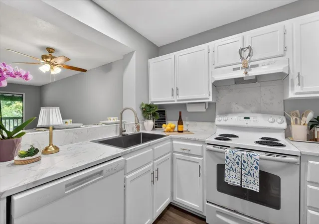 Homes for sale in Charleston, SC | 1530 Fort Johnson Rd #1h, Charleston, SC 29412 | MLS# 26014837