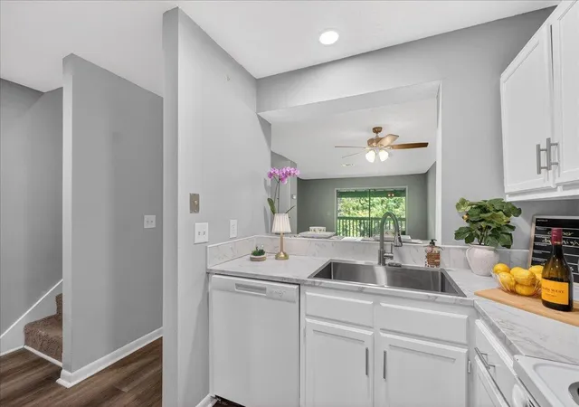 Homes for sale in Charleston, SC | 1530 Fort Johnson Rd #1h, Charleston, SC 29412 | MLS# 26014837