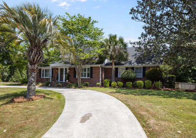 Photo 3 of Single family home for sale at 48 Wespanee Dr, Charleston, SC 29407 | MLS# 26010124 | Listing updated on 2026-09-08
