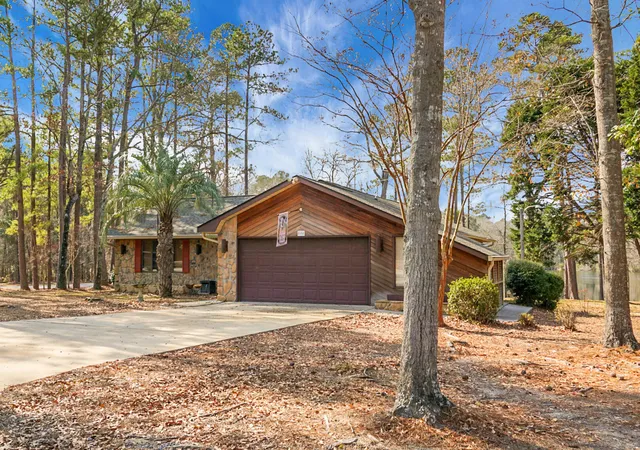 Photo 4 of Single family home for sale at 1 Santee Lakes Ct, Elloree, SC 29047 | MLS# 26017850 | Listing updated on 2026-08-04