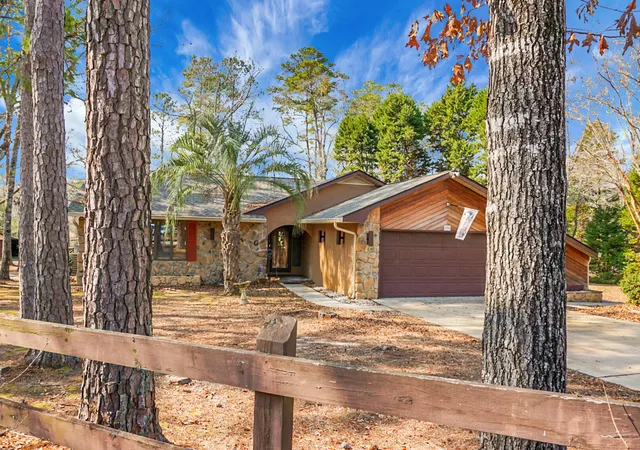 Photo 5 of Single family home for sale at 1 Santee Lakes Ct, Elloree, SC 29047 | MLS# 26017850 | Listing updated on 2026-08-04