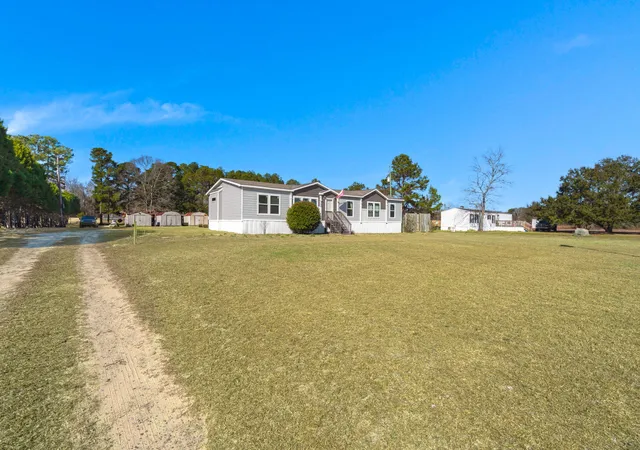 Photo 3 of Manufactured home for sale at 328 Rodeo Dr, Eutawville, SC 29048 | MLS# 26003049 | Listing updated on 2026-09-14