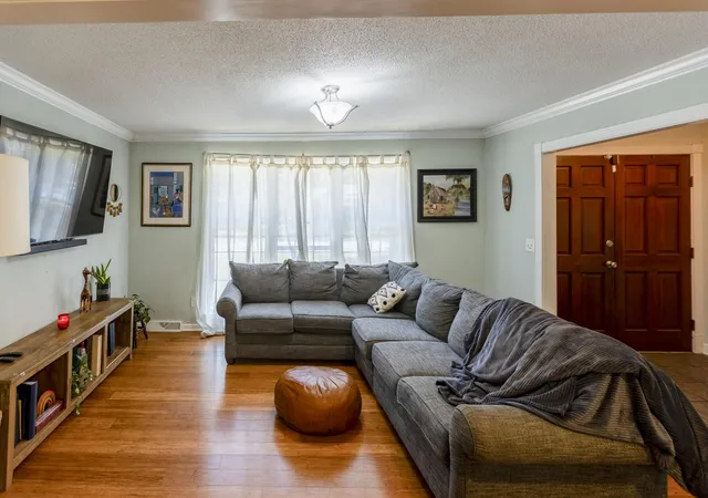Photo 3 of Single family home for sale at 207 Foxcroft Ln, Summerville, SC 29485 | MLS# 26014050 | Listing updated on 2026-10-04