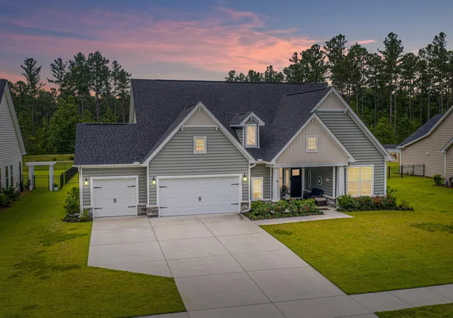 Homes for sale in Huger, SC | 202 Huguenot Trl, Huger, SC 29450 | MLS# 26015787