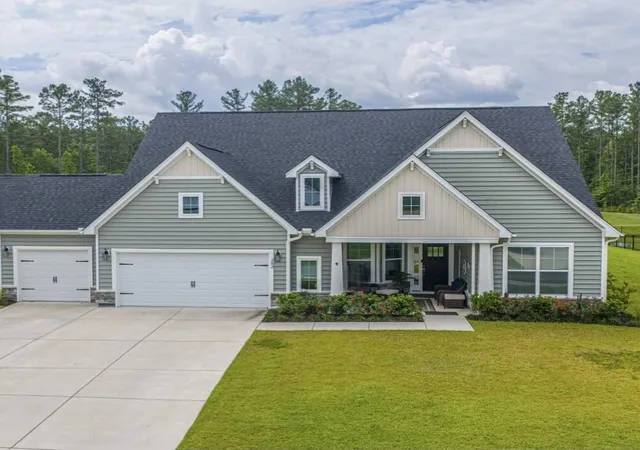 Homes for sale in Huger, SC | 202 Huguenot Trl, Huger, SC 29450 | MLS# 26015787