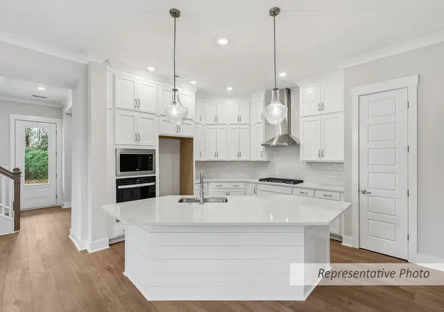 Photo 3 of Sale Pending at 270 Newtown Crk Dr, Charleston, SC 29412 | MLS# 26020996 | Listing updated on 2026-07-23