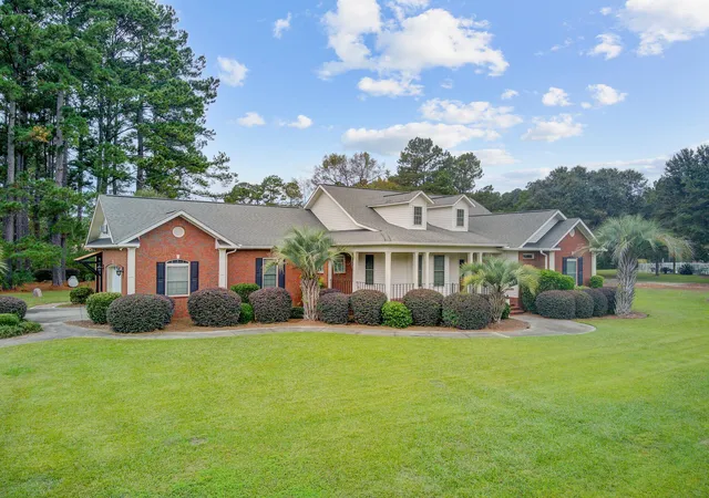 Homes for sale in Saint George, SC | 101 Fairway Ct, Saint George, SC 29477 | MLS# 26008773