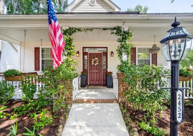 2nd image of 2452 Fulford Ct, Mount Pleasant, SC 29466 | MLS# 26023097