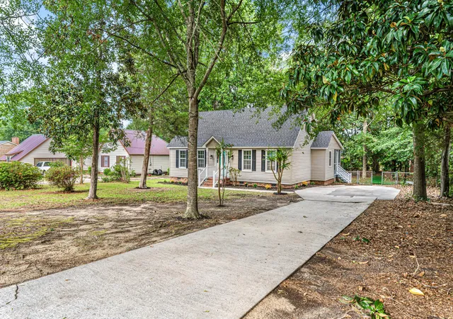 Photo 2 of Single family home for sale at 2858 Riley St, Orangeburg, SC 29118 | MLS# 26020543 | Listing updated on 2026-08-17