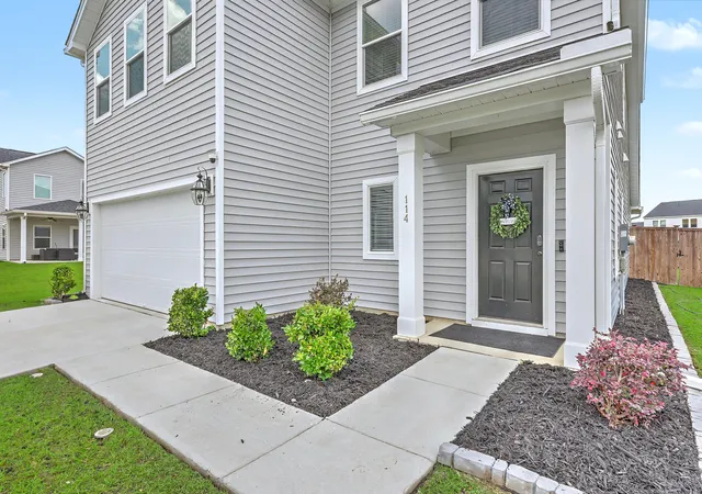 Photo 3 of Single family home for sale at 114 Lucca Dr, Summerville, SC 29486 | MLS# 26020194 | Listing updated on 2026-09-14